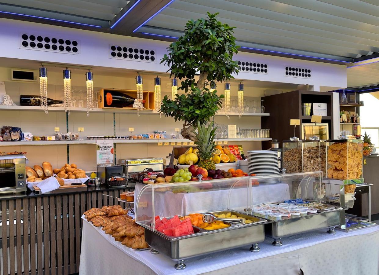 Hotel Monaco Lignano Sabbiadoro Exterior foto