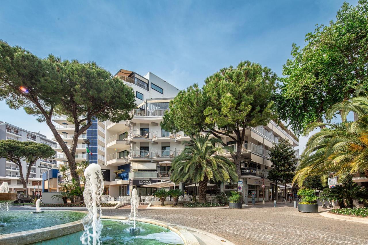 Hotel Monaco Lignano Sabbiadoro Exterior foto