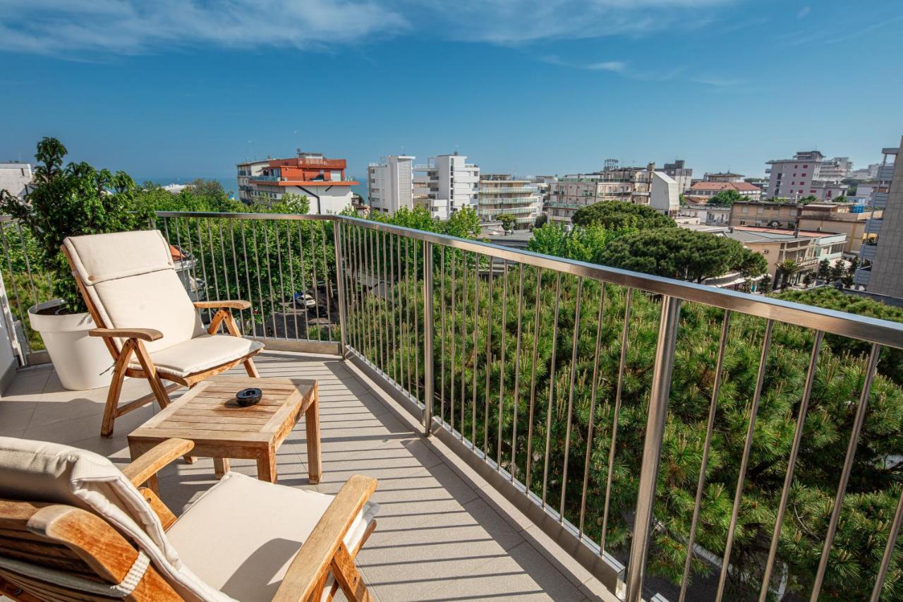 Hotel Monaco Lignano Sabbiadoro Exterior foto